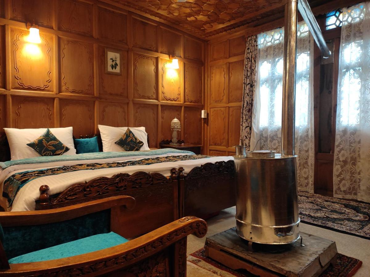 Luxury Scotland Srinagar (Jammu and Kashmir) Exterior photo