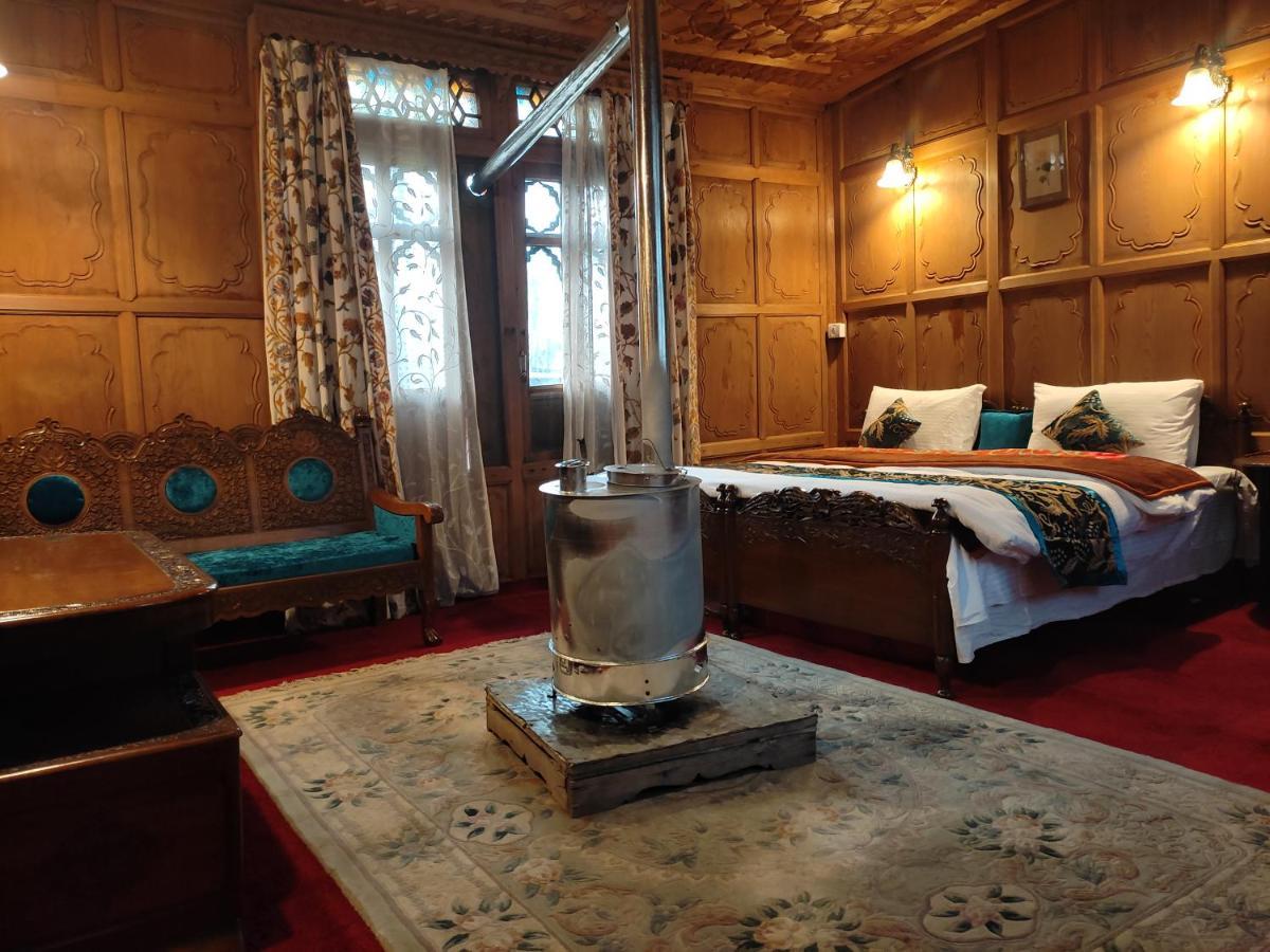 Luxury Scotland Srinagar (Jammu and Kashmir) Exterior photo